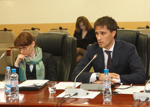 Президент Фонда развития демократии Лилия Щеглова и Член Совета Федерации РФ Руслан Гаттаров